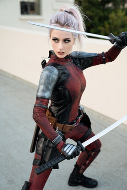 RolyatIsTaylor - Lady Deadpool