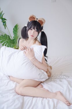 咬一口兔娘🐇小熊睡衣