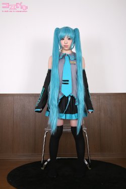 [Cosdoki] Miku Hatsune Cosplay pics - Honoka Asuka