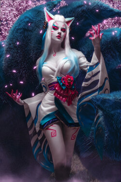 Xenon - Ahri (Spirit Blossom)