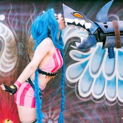 FeGalvão as Jinx (League of Legends)