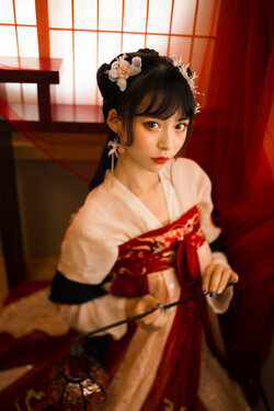 [虫皿虫皿] 龙母汉服