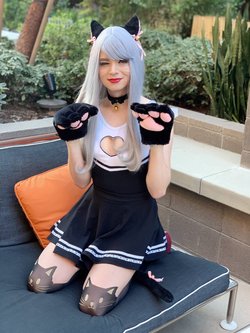 Sneaky - Pretty Kitty