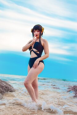 DidiiTCosplay - Yor Swimsuit