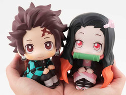 Demon Slayer: Kimetsu no Yaiba Look Up Series Nezuko & Tanjirou Figure Set With Gift [bigbadtoystore.com]