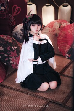 Blacqkl (白莉爱吃巧克力) cosplay Kanao Tsuyuri - Kimetsu no Yaiba