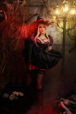 Alice Cosplay - Witch Marin Kitagawa