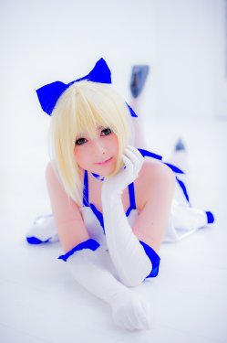 Saber (Fate/Stay Night) by Maron