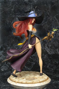 Dragon's Crown Sorceress figure