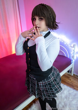 Marcelline Cos - Makoto