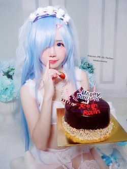 Sally-Dorasnow - Rem Birthday Selfies   HD Pics