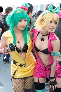 Gumi (Mariko) & Kagamine Rin (Nito)