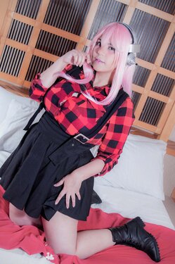 Laura Pyon - Sonico