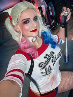 Ashley Barron - Harley Quinn