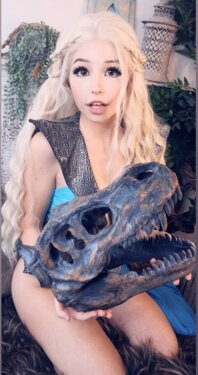 Belle Delphine - Daenerys Targaryen