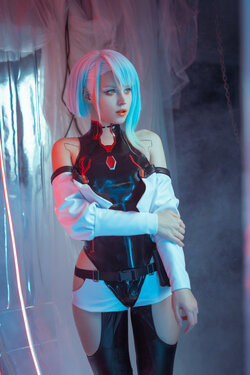 Shirogane Sama - Lucy