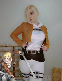 Anna Moreira - Annie Leonhart