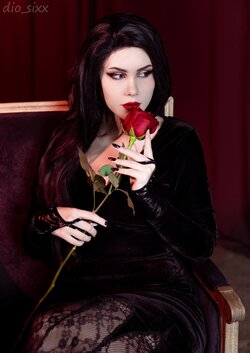 Dio Sixx - Morticia Addams