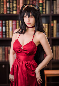雯妹不讲道理 大凤礼服 毒苹果