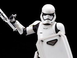 Star Wars ArtFX+ Stormtrooper FN-2199 (The Force Awakens) Statue [bigbadtoystore.com]