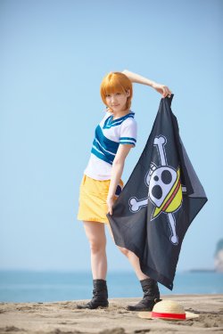 One Piece - Cute Nami in the beach