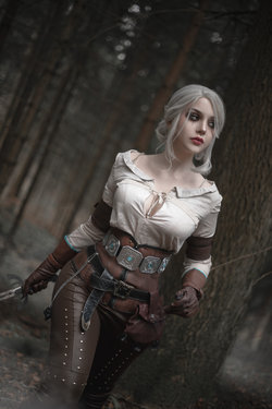 Saya The Fox - Ciri