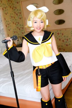 Vocaloid - Beautiful Kagamine Rin with Nice Body