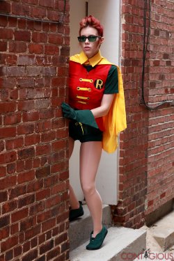 [Contagious) Carrie Kelley Cosplay (The Dark Knight Returns)