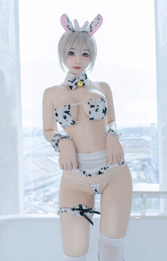 KitKat 9 - Uzaki Cow Maid