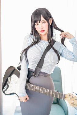 Kaya Huang - Guitar MeiMei