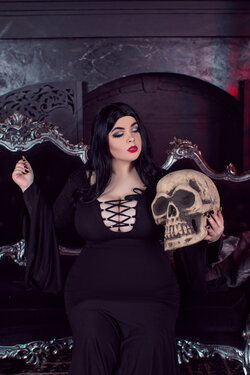 Marie Bunny - Morticia Addams