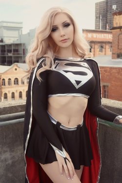 Beke Jacoba - DC Comics - Dark Supergirl