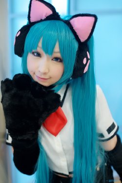 Hatsune Miku Cosplay by Miiko