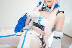 Sneaky - Race Queen Vanilla