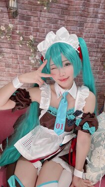 Kururun Kurasaka - Maid Miku