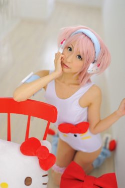 Hello Kitty to Issho! Cosplay by Chii