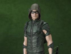 Arrow (TV Series) ArtFX+ Green Arrow Statue [bigbadtoystore.com]