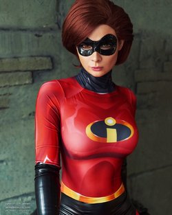 Jannet Incosplay - Elastigirl (The Incredibles)