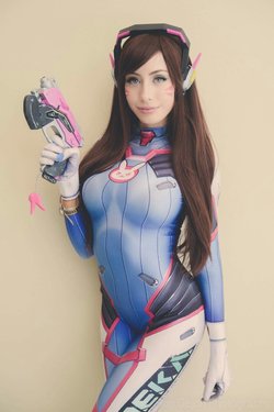 D.Va Cosplay by Elise Suicide (Overwatch)