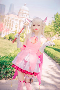 Illya cosplay by 然理理 (Fate/kaleid liner Prisma Illya)