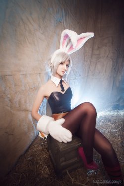 Battle Bunny Riven Cosplay