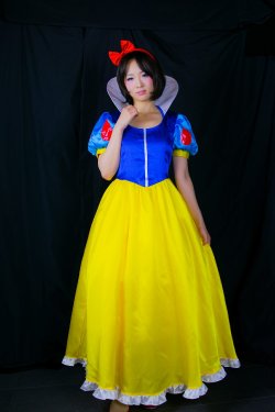 Snow White (Disney) by Yuka.