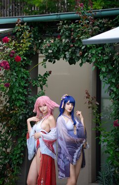 Himeecosplay & Itty Bunny - Ei & Miko