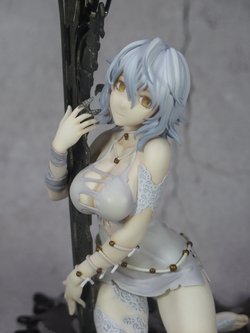 CODE VEIN Io figure