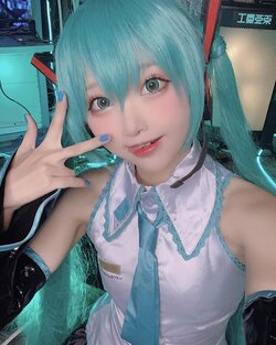 [小柔SeeU] seeuxiaorou - Hatsune Miku Cosplay