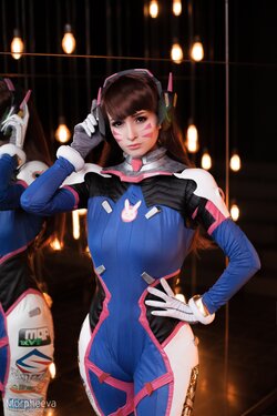 Hologana - D.Va