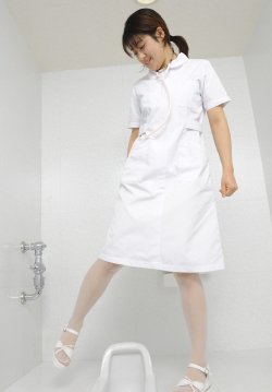 Japan Girl in Toilet 04