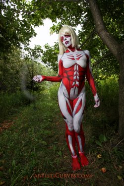 Female Titan body-paint Cosplay!