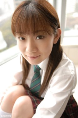 NANA MIYAJI (宮地奈々)