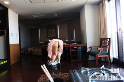 [1000GIRI] Panty-Less Waitress (No-Pan Shabu-Shabu) Cosplay Nude and Blowjob - Ran (Uncensored)